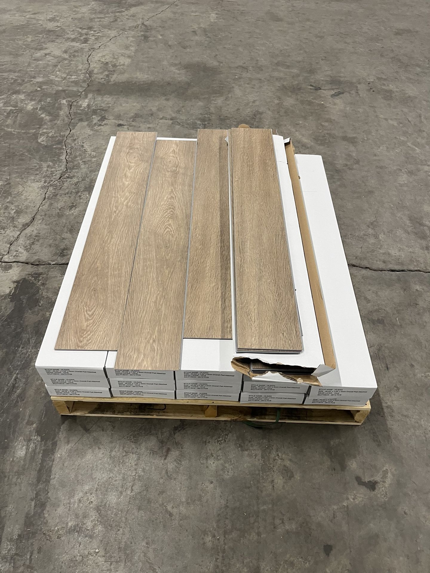 400sq ft available of this specific color - LVP
