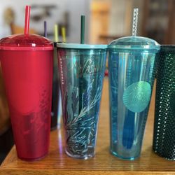Starbucks Cups 