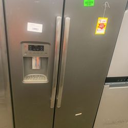 GE GSS25GMHES 25.3 cu. ft. Side by Side Refrigerator 02PXX