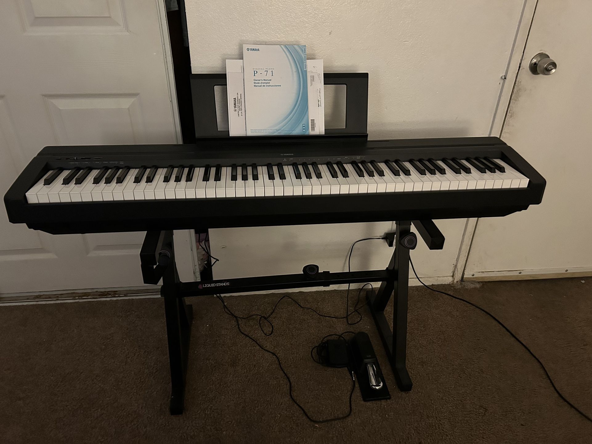 Yamaha P-71 Piano