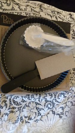 Pampered chef quiche / tart pan