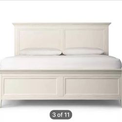 Macy’s Queen Bed Wood Off White 