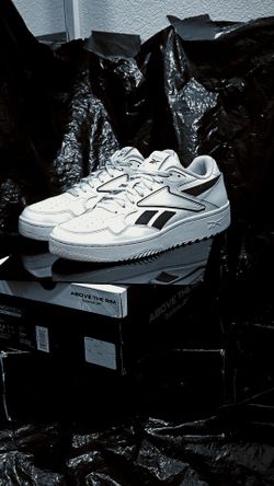 Reebok ATR Chill Low (Above The Rim)
Color: White / Core Black
Size: Men's 11.5
Condition: Like new. Worn exactly twice. Leather upper has no creasing