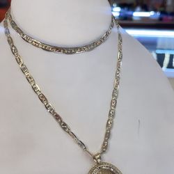 Cadena De 3 Oros Con Medalla De Virgen De Guadalupe En 14k