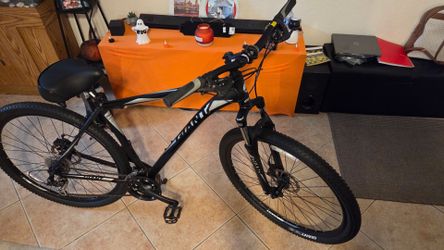 Giant Mountain Bike