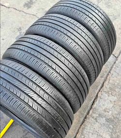 215 60 16 Hankook Tires Con 80% de Vida Las 4