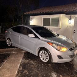 2012 Hyundai Elantra 