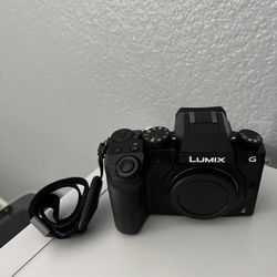 LUMIX G7 With 2 kit Lens 1 Prime And 100-300 Zoom Lens.
