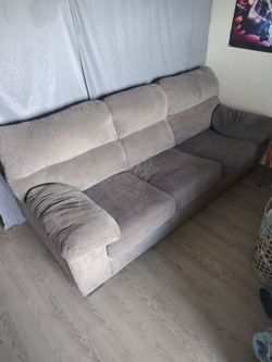 Gray Fabric 3-Seat Sofa. 0B0