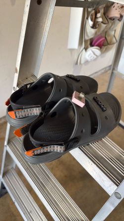 Crocs sandal size 6