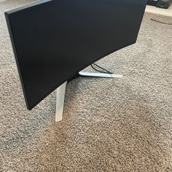 Alienware Monitor Curved 34