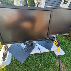 Dell P1913b LED 19" LCD Professional Monitor, With Docking  Station, Has Lots USB AND HDMI PORTS.