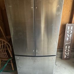 GE Refrigerator 