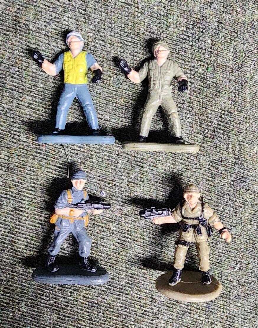 Vintage Micro Machines Small Soldiers Mini Figures Lot of 4