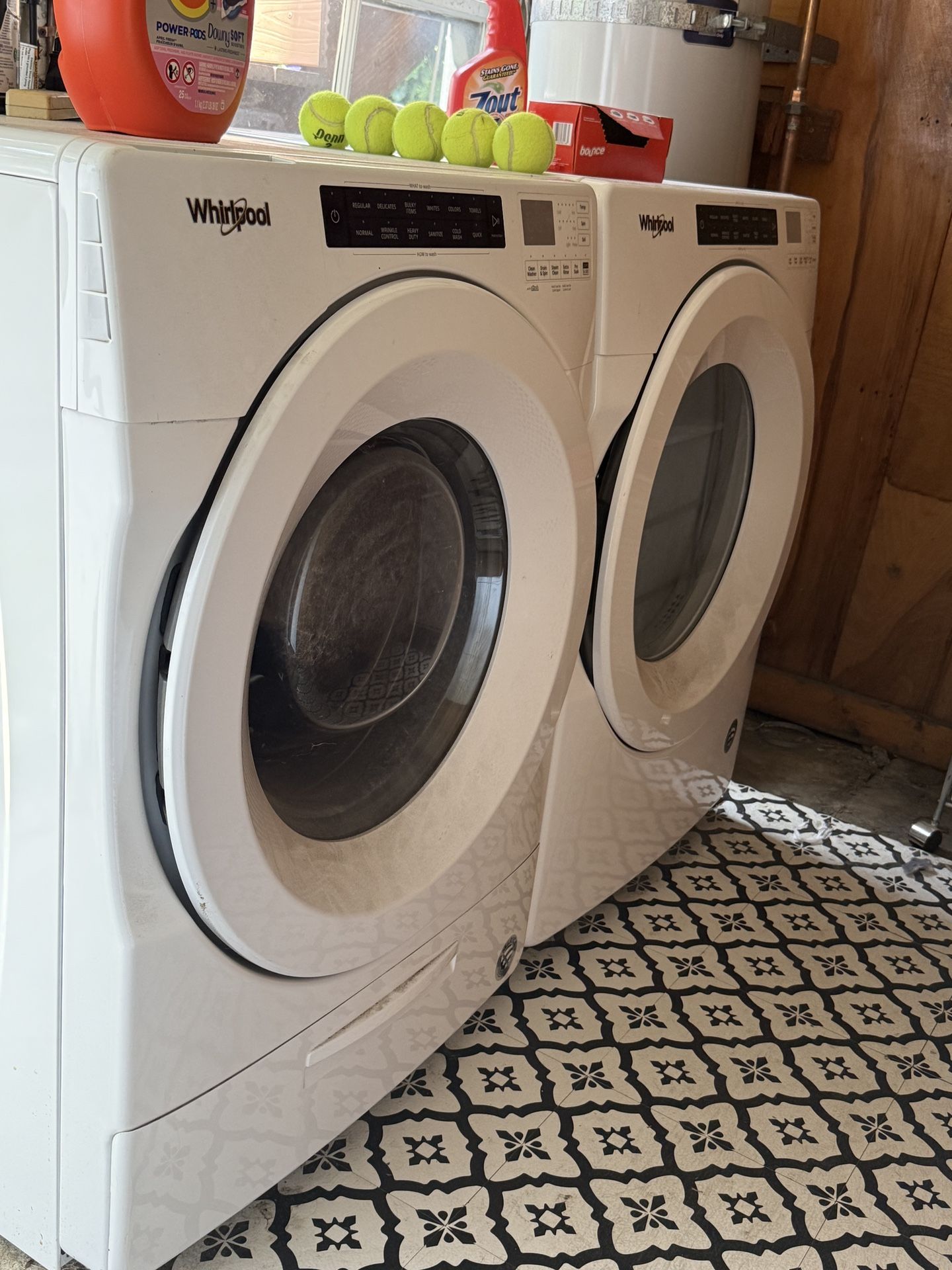 Whirlpool Washer & Gas Dryer