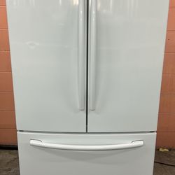 White French Door Refrigerator With Ice Maker 