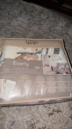 Everly Gently used Crib set