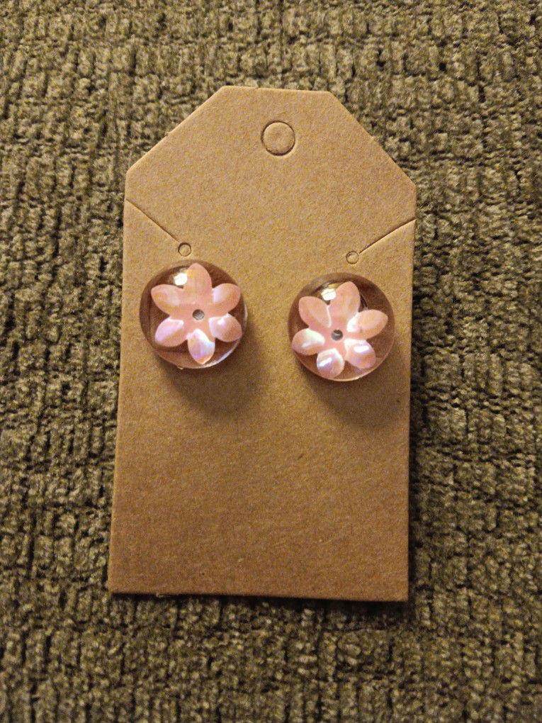 Flower Studs (Pink)