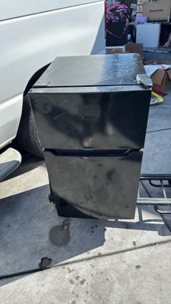 Hisense mini fridge