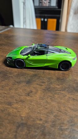 Mantis Green McLaren 720S KT5403  scale 1/36