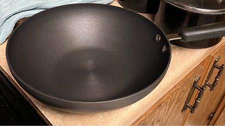 Black Nonstick Wok Pan
