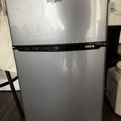 Whirlpool Mini Fridge 