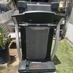 Treadmill (PENDING PICKUP)