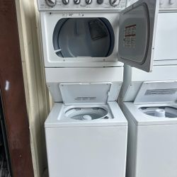 Whirlpool 27 Inches Stacked Washer And Electric Dryer 