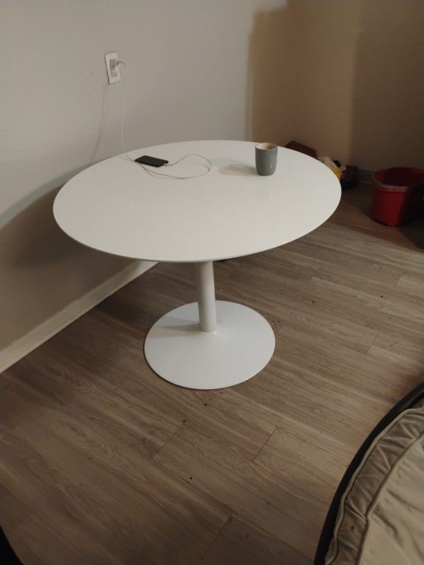 Kitchen Table And Chairs 4