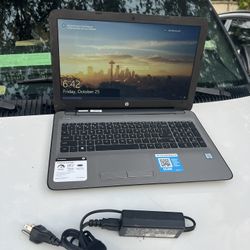 HP LABTOP WINDOWS 10 PRO  500 GiGS HARD DRIVE AND 4 RAMS MEMORIES EVERYTHING WORKS PERFECT 
