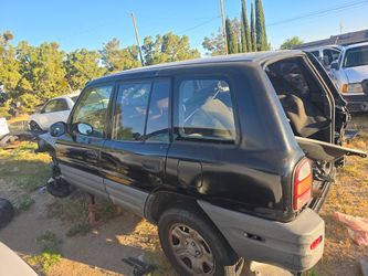 1999 Toyota RAV 4 2011 Chevy Colorado Parting Out