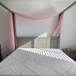 King Sized Canopy Bed With Foam Mattress