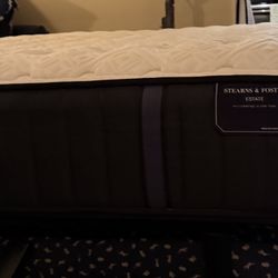 Queen firm mattress   With motor base