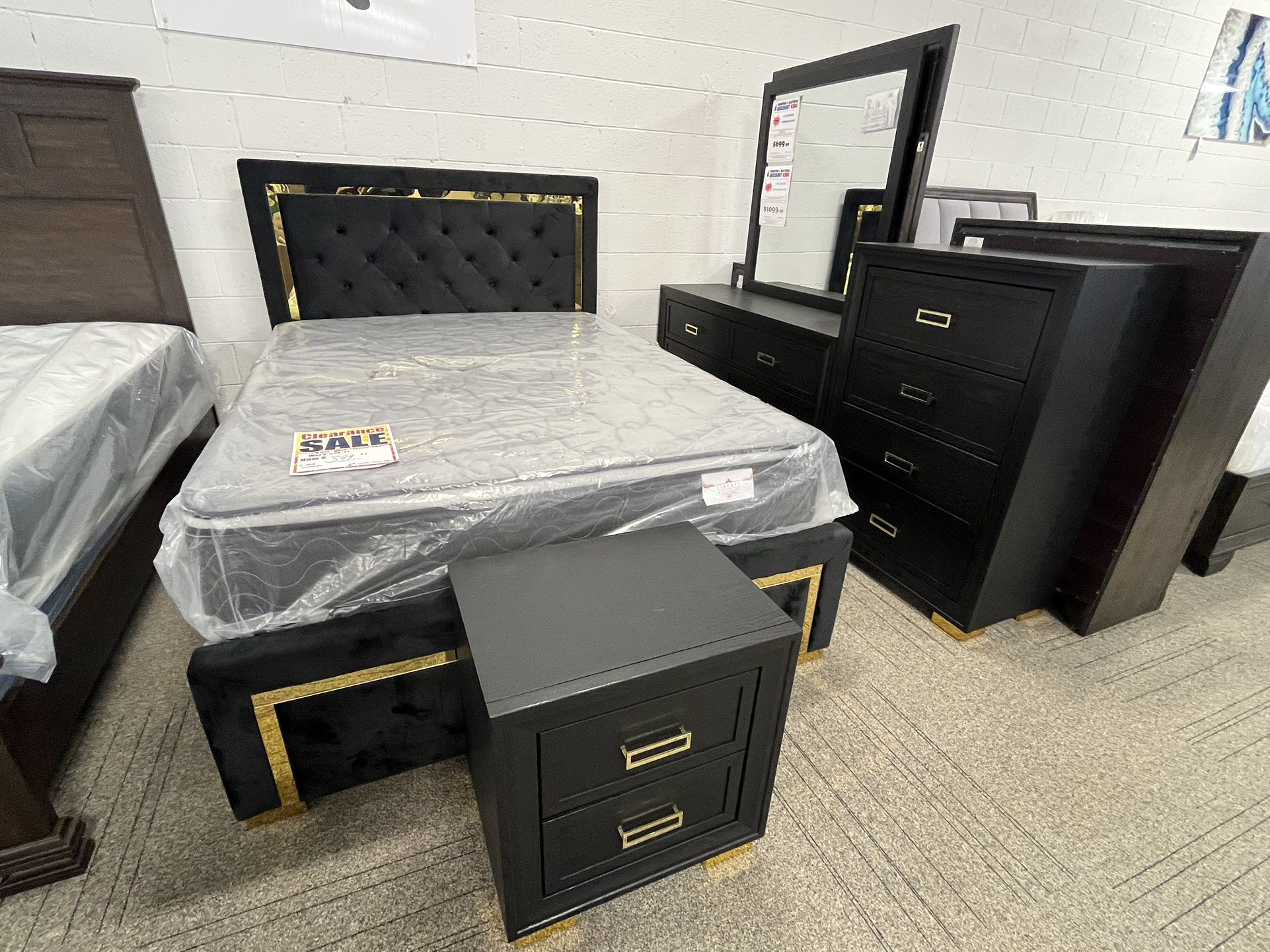 Black And Gold Bedroom Set