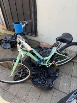 Beach Cruiser Bike w/ Cup Holder
