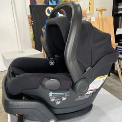 Uppa Baby V2 Baby Car seat