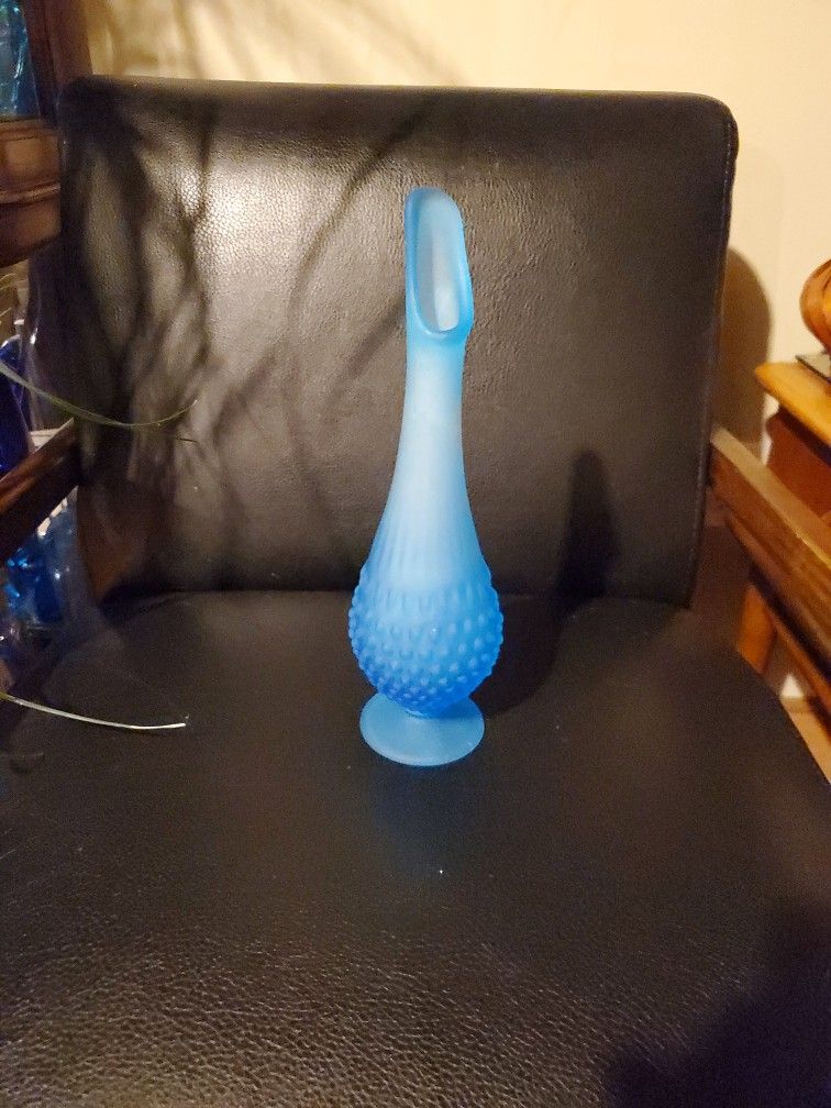 Aqua Swung Vase