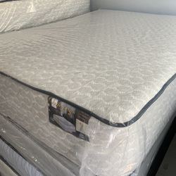 MATTRESS SALE BRAND NEW TWIN SIZE. $120. FULL SIZE $190. QUEEN SIZE $199. WE DELIVERY 🚚 LOCATION 303 POCASSET AVE PROVIDENCE RI 