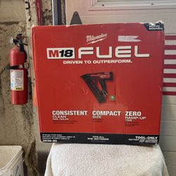 Milwaukee 15 Gauge Finish Nailer