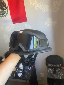 Bucket helmet