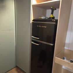 24 Inch Refrigerator