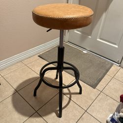 Eaton Swivel Bar Stool 