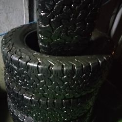 Set of BF Goodrich ko2 size 285-70-17