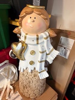Light-Up Christmas Angel Decoration – Battery Operated