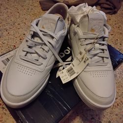 Reebok Size 10 Women's 