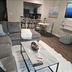 Sofa With Chaise Excellent Condition Like New