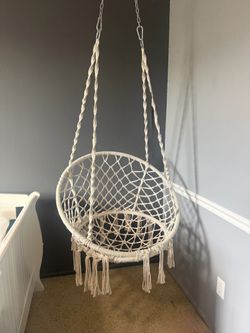 Boho Macramé Hanging Chair – Cream/White