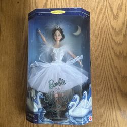 BARBIE AS THE SWAN QUEEN IN SWAN LAKE MATTEL CLASSIC BALLET SERIES 18(contact info removed)