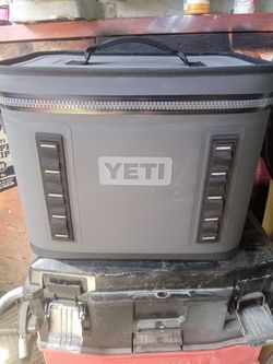 YETI HOPPER FLIP
