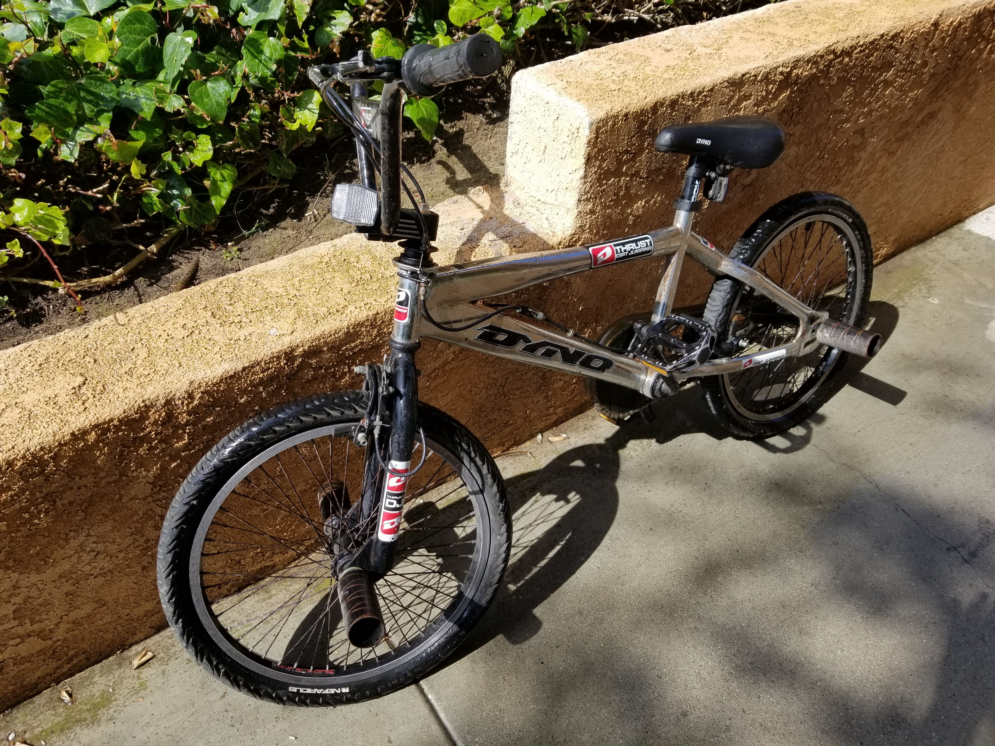 dyno thrust dirt jumping bike
